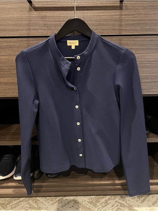 DONNI. Tops - DONNI. Navy Textured Button-Front Long Sleeve cardigan